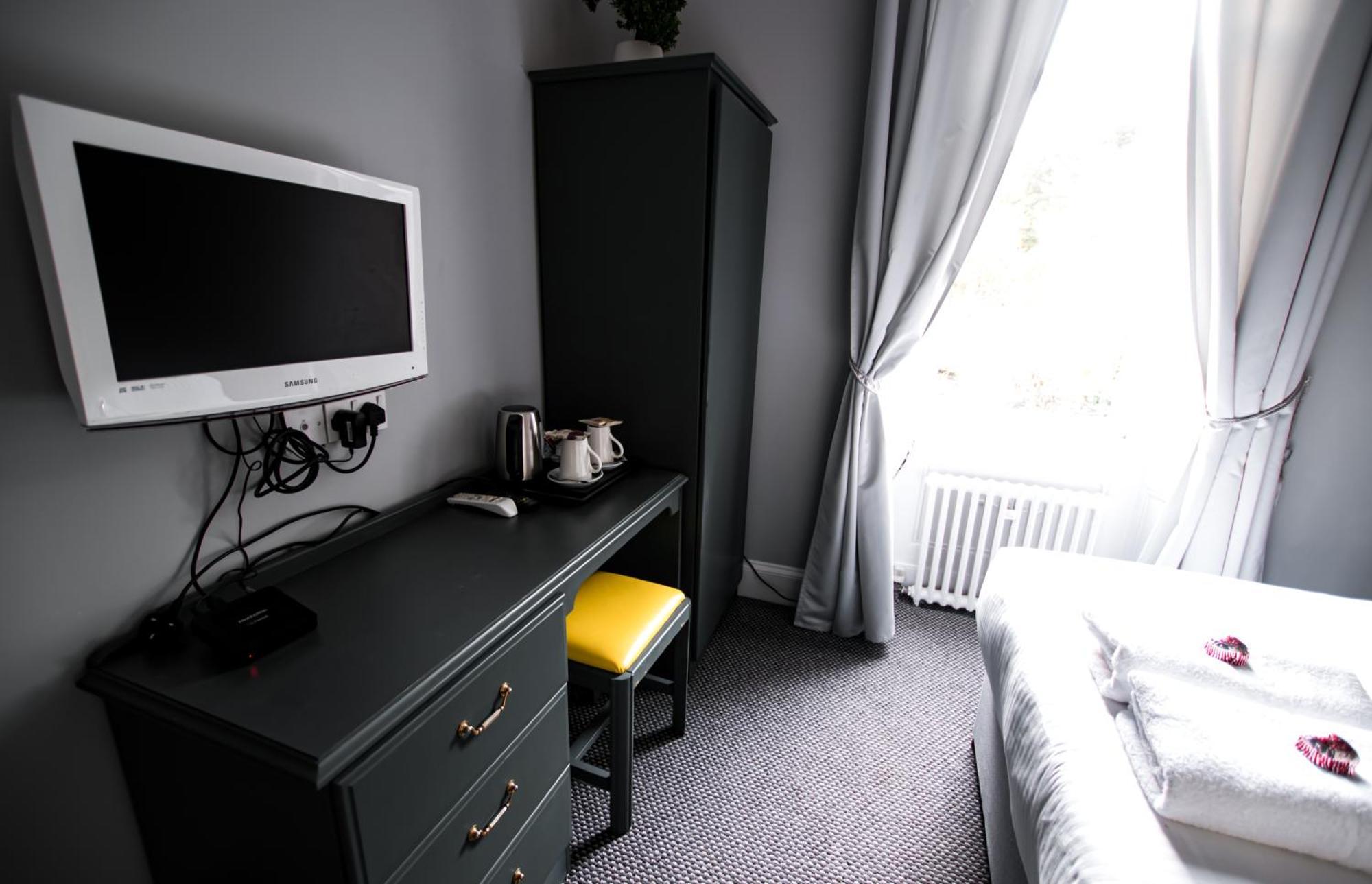Mcinnes House Rooms With Breakfast Kingussie Quarto foto